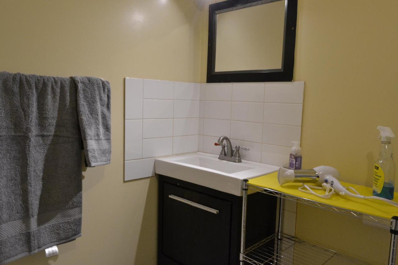 Private Bedroom In Basement - Fonda